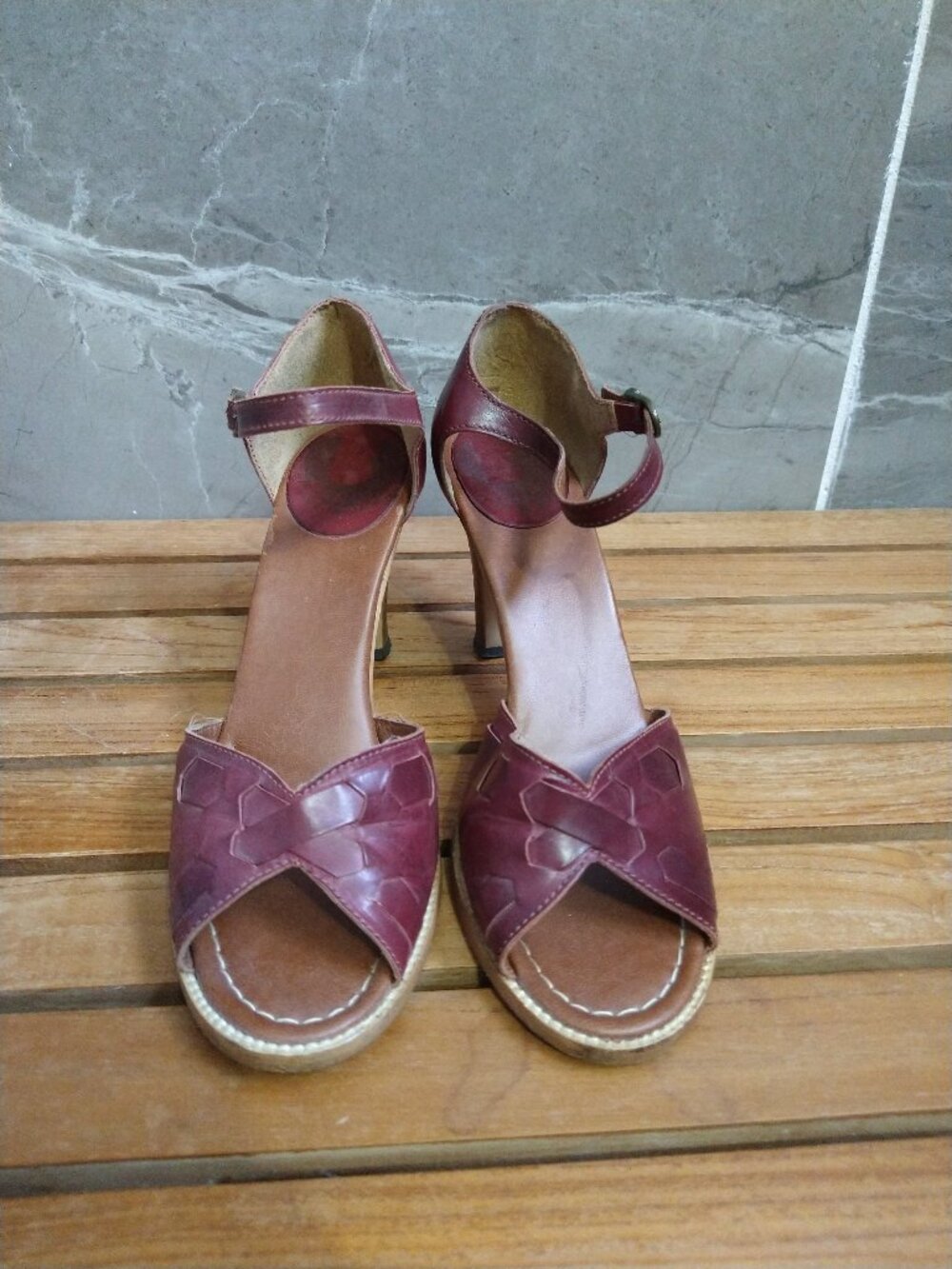 Dansko Criss-Cross Leather Platform Heel Sandals Size 9